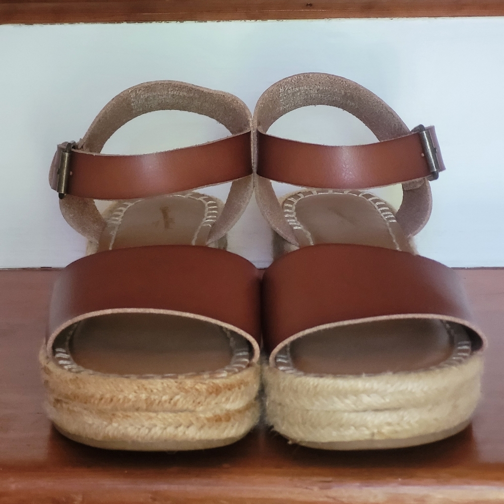 Universal Thread 2 Inch Platform Sandals Size 8 1… - image 2